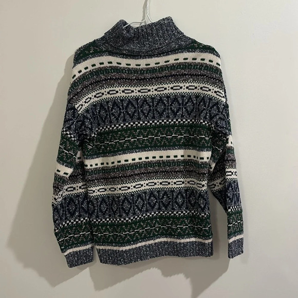 Carly Blake Patterned Turtleneck Sweater - Picture 3 of 3